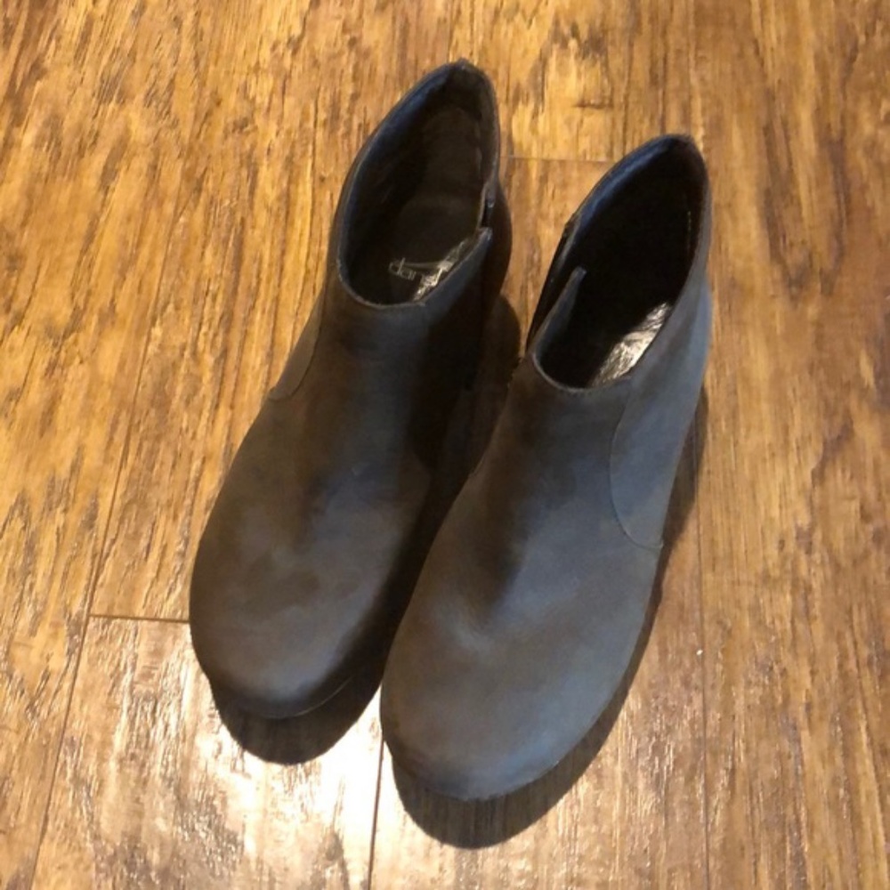 Grey/brown leather Dansko wedge boots